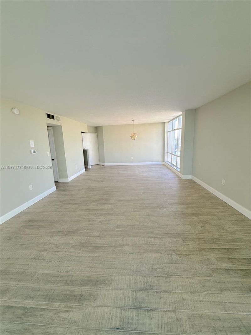 5750 Collins Ave , Unit 6G, Miami Beach, FL 33140 Photo