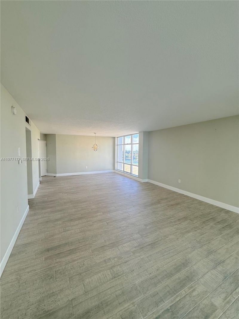 5750 Collins Ave , Unit 6G, Miami Beach, FL 33140 Photo