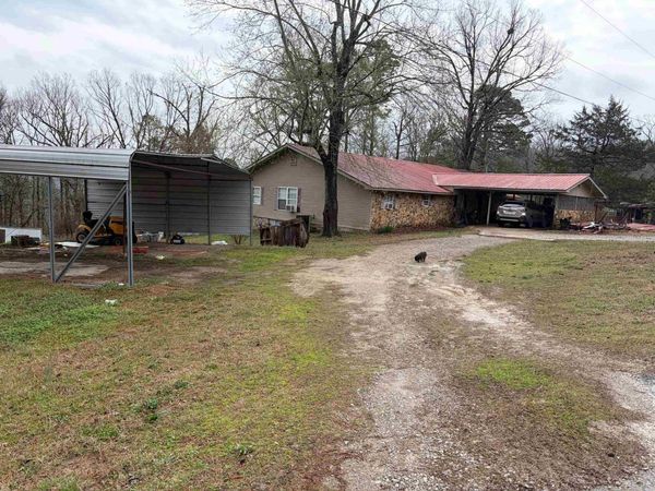 100 Kendall Dr Drive, Salesville, AR 72653