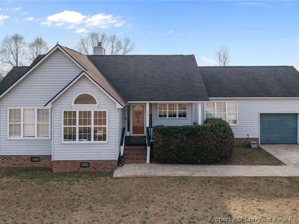 261 W Palmer Street, Raeford, NC 28376