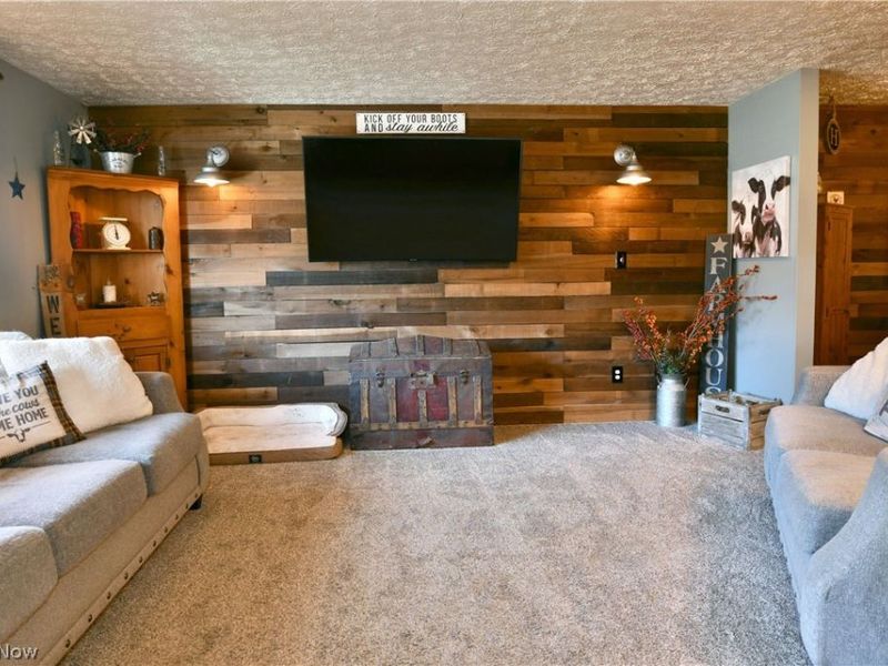 1317 Cedarwood Drive, Mineral Ridge, OH 44440 Photo 12