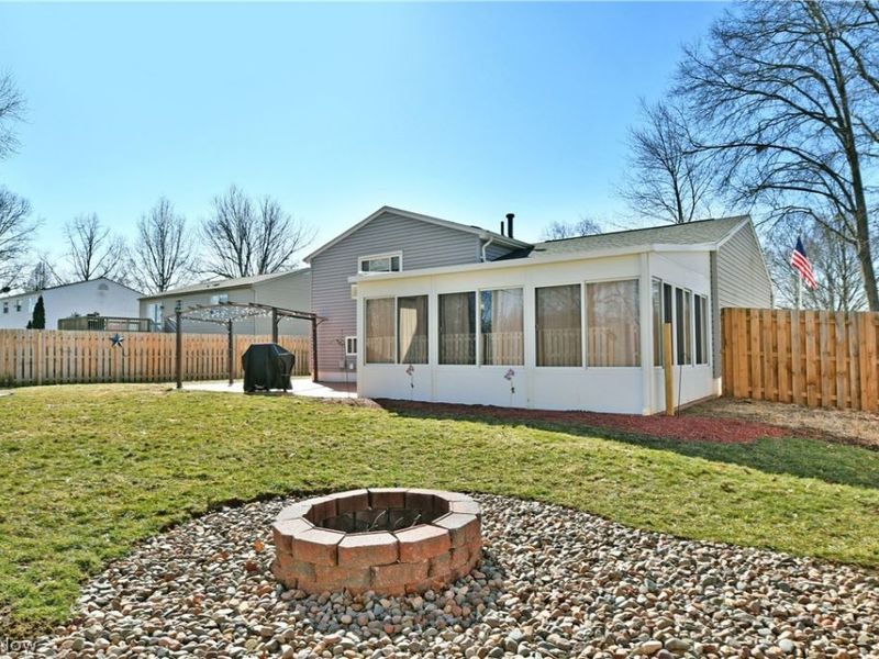 1317 Cedarwood Drive, Mineral Ridge, OH 44440 Photo 6