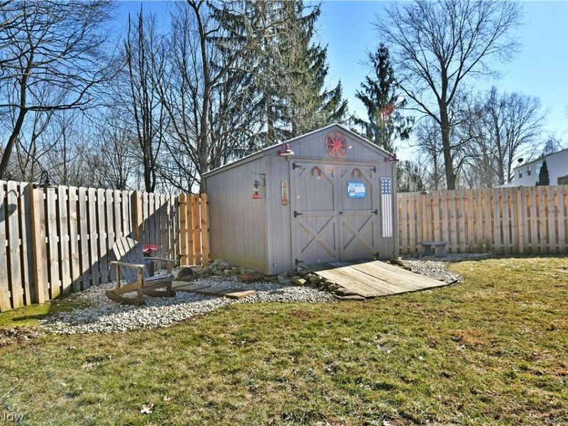 1317 Cedarwood Drive, Mineral Ridge, OH 44440 Photo 7