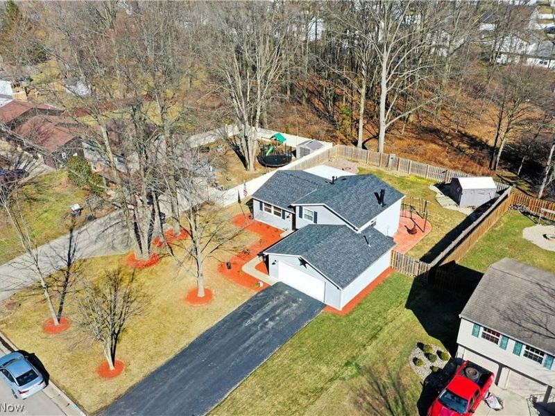 1317 Cedarwood Drive, Mineral Ridge, OH 44440 Photo 9