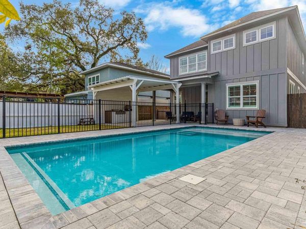 1360 N 10th Ave, Pensacola, FL 32506