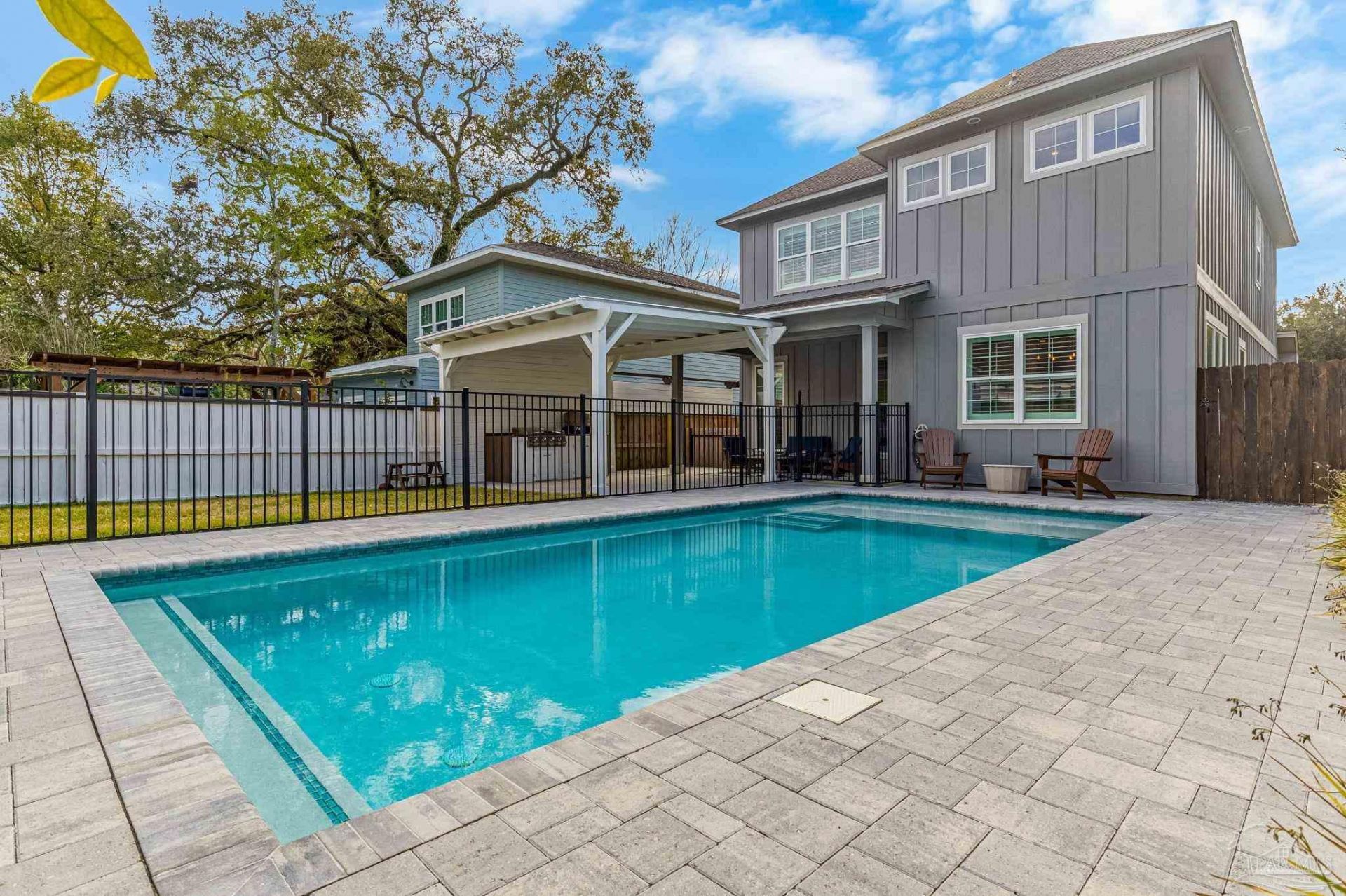 1360 N 10th Ave, Pensacola, FL 32506 Main Photo