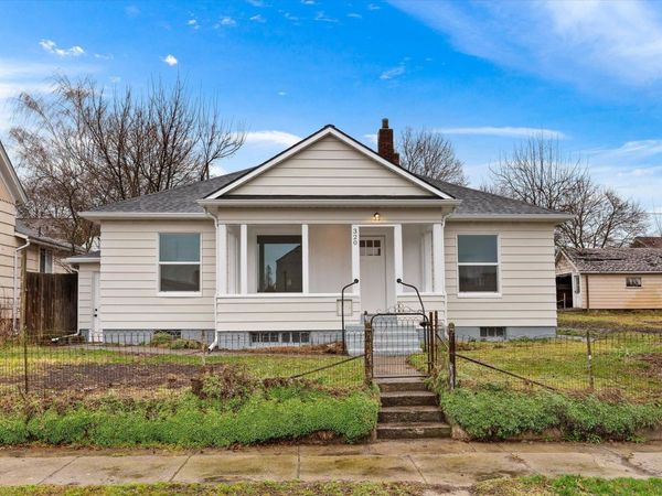 320 S Crosby St, Tekoa, WA 99033