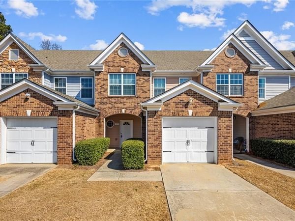 321 Village Drive , Loganville, GA 30052