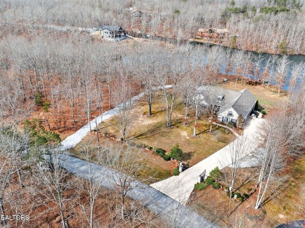 235 Sycamore Bnd, Monterey, TN 38574