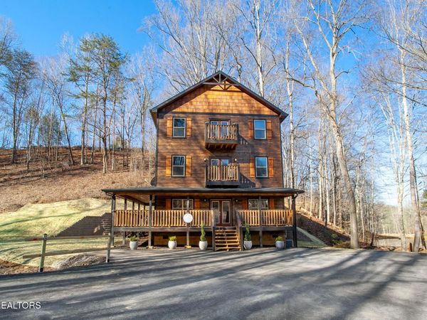740 Bear Hollow Way, Sevierville, TN 37876