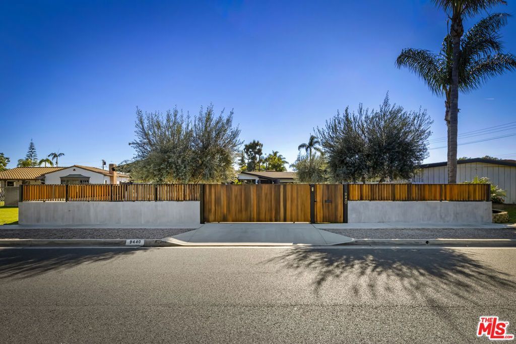 9440 Gallatin Road, Downey, CA 90240 Main Photo