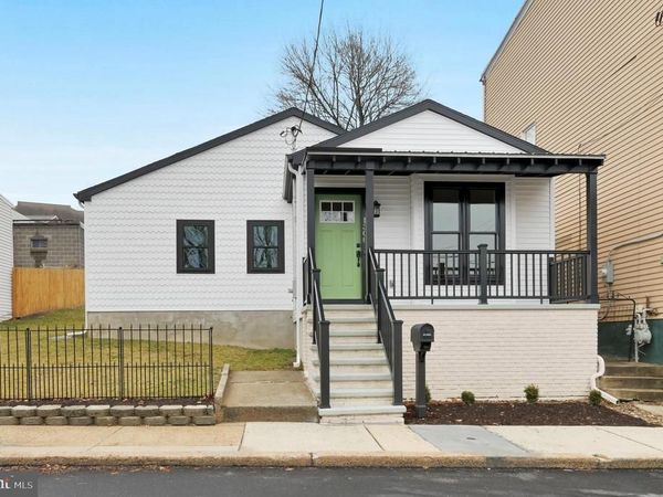 1308 MOUNT HOPE AVENUE, POTTSVILLE, PA 17901