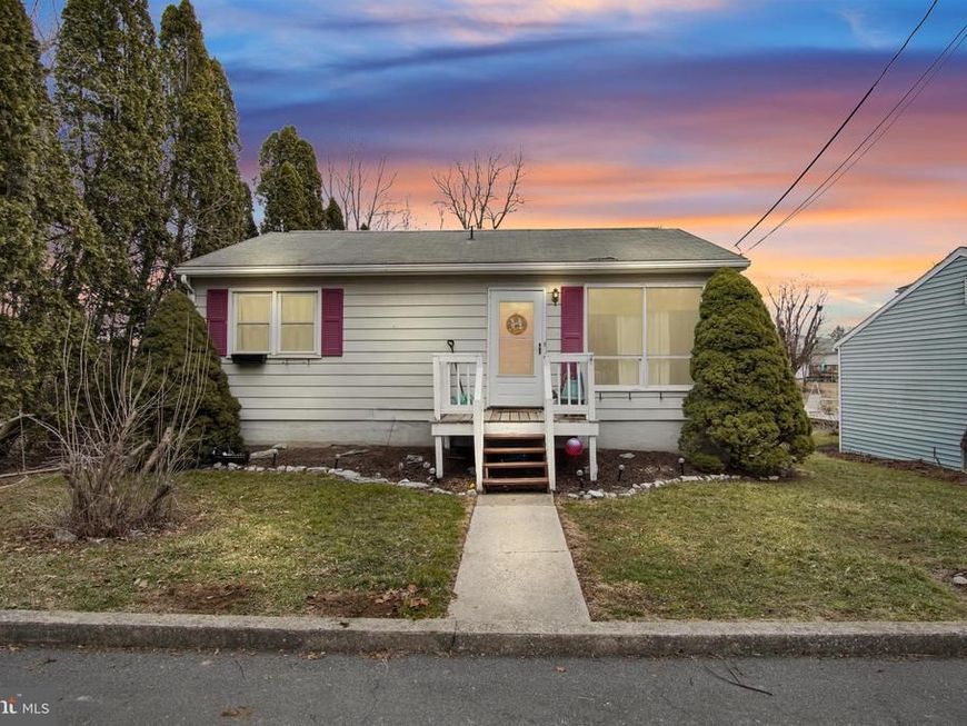 319 N Union Street, Hummelstown, PA 17036 Main Photo