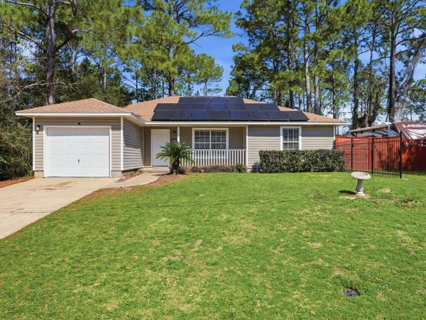 8276 Verdura Street, Navarre, FL 32566