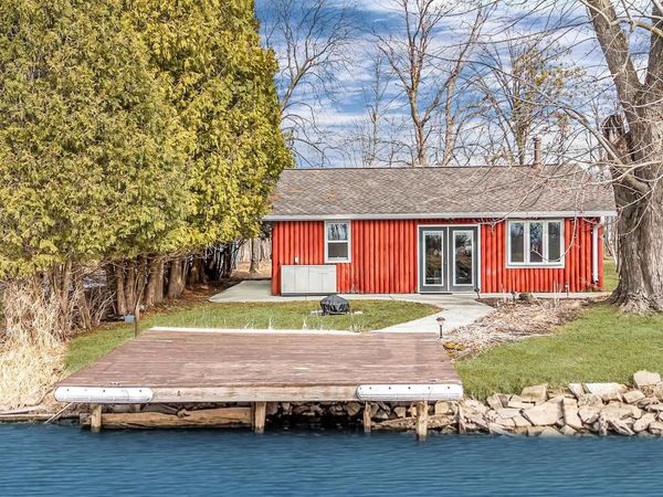 7829 CUT OFF LANE, Larsen, WI 54947