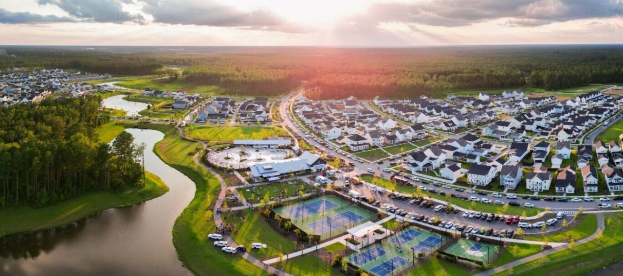 655 Scholar Way Photo 4