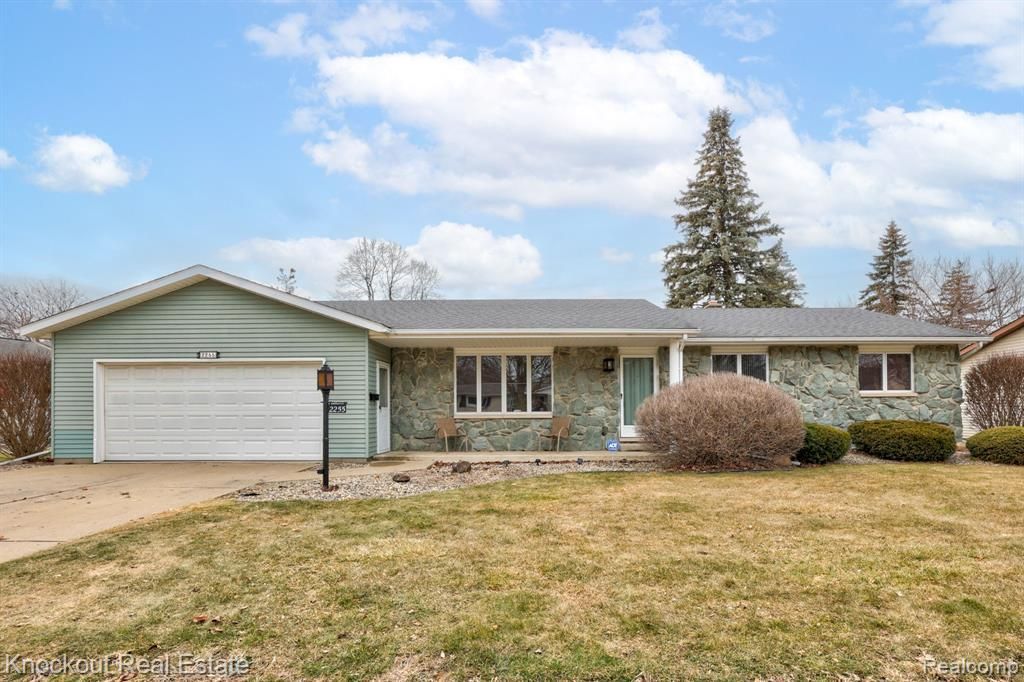 2255 Compton Street, Saginaw, MI 48602 Main Photo