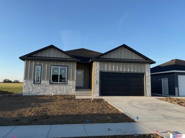 8633 Camrose Lane, Lincoln, NE 68526