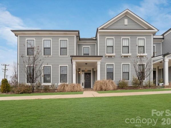 10220 Meeting House Drive NW, Huntersville, NC 28078