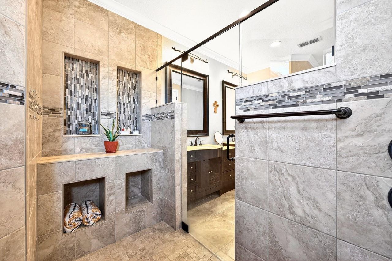 27324 Grand Oak Lane, Tavares, FL 32778 Photo