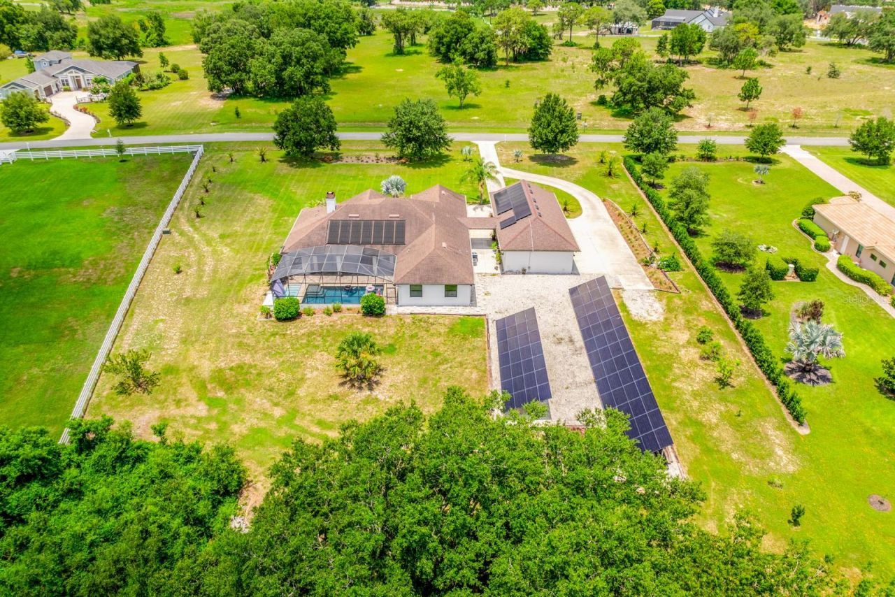 27324 Grand Oak Lane, Tavares, FL 32778 Photo