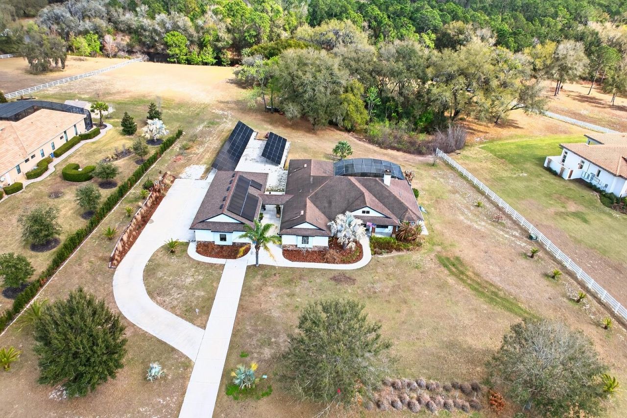 27324 Grand Oak Lane, Tavares, FL 32778 Photo