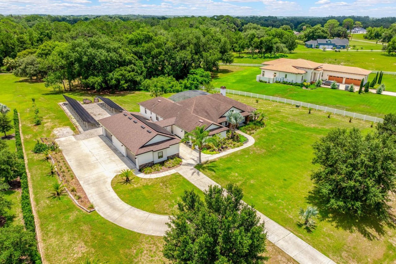 27324 Grand Oak Lane, Tavares, FL 32778 Photo