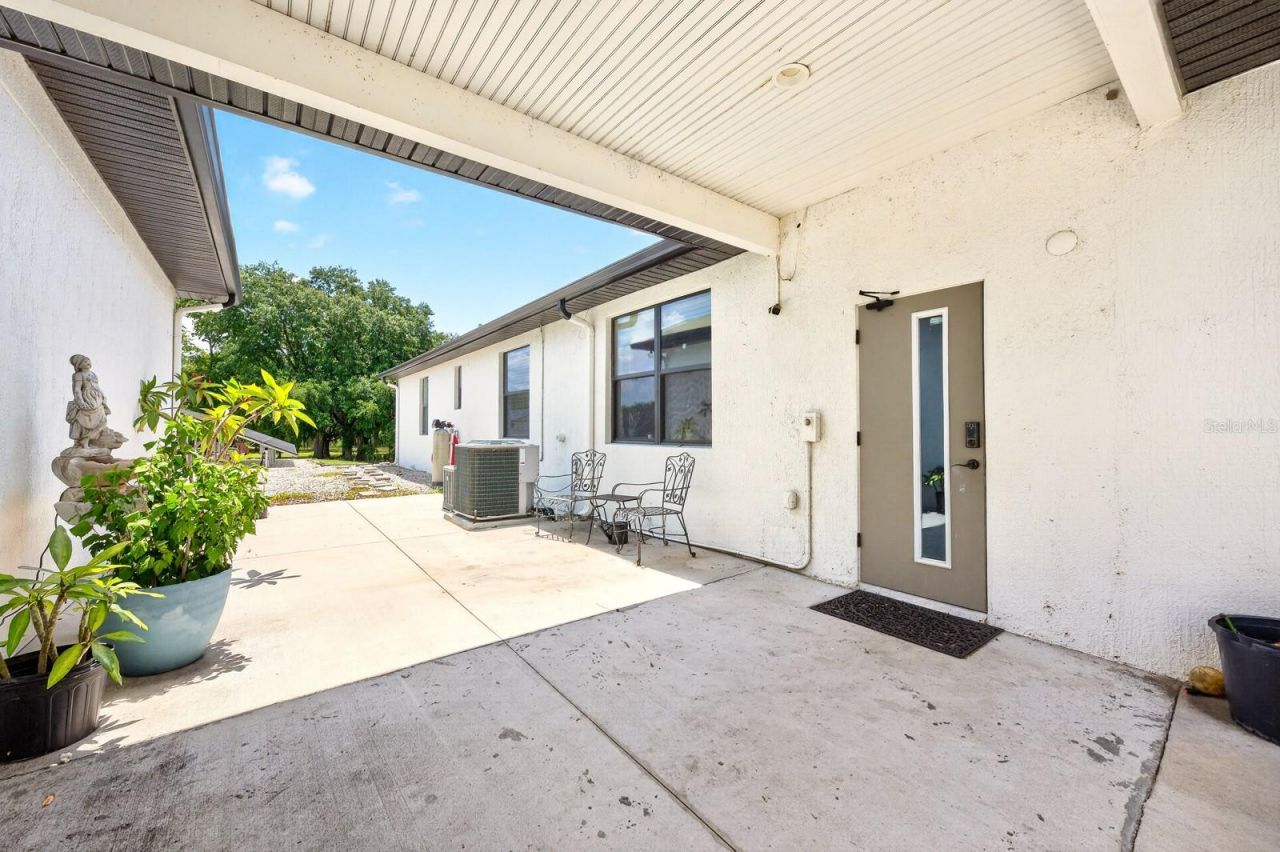 27324 Grand Oak Lane, Tavares, FL 32778 Photo