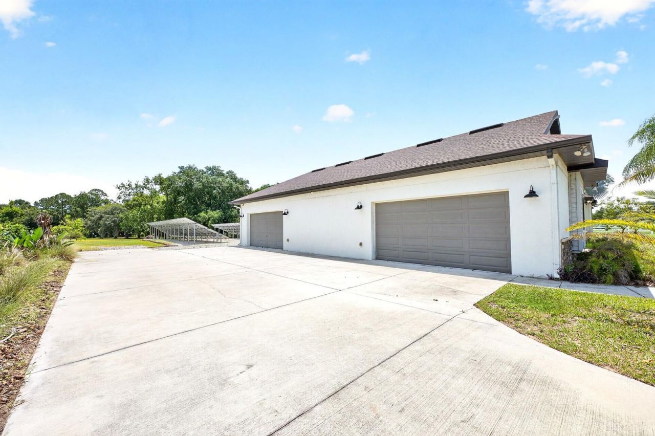 27324 Grand Oak Lane, Tavares, FL 32778 Photo