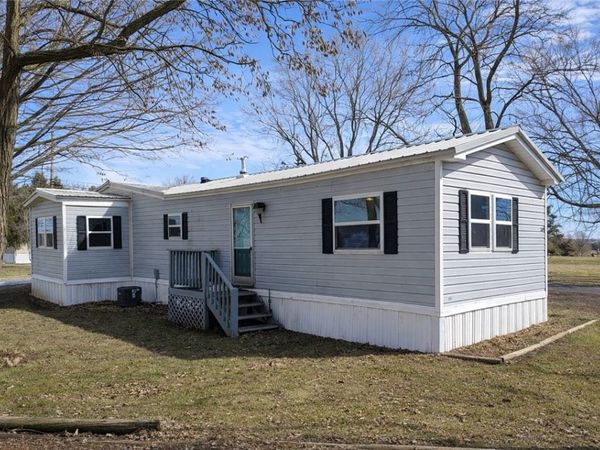 2699 James Way , Caledonia, NY 14423