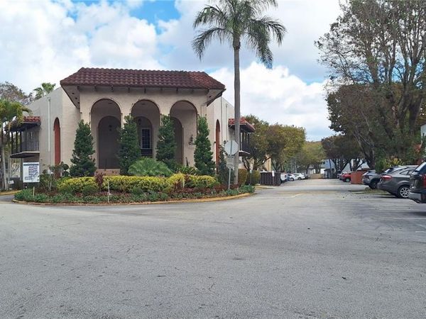 10832 N Kendall Dr , Unit U16, Kendall, FL 33176