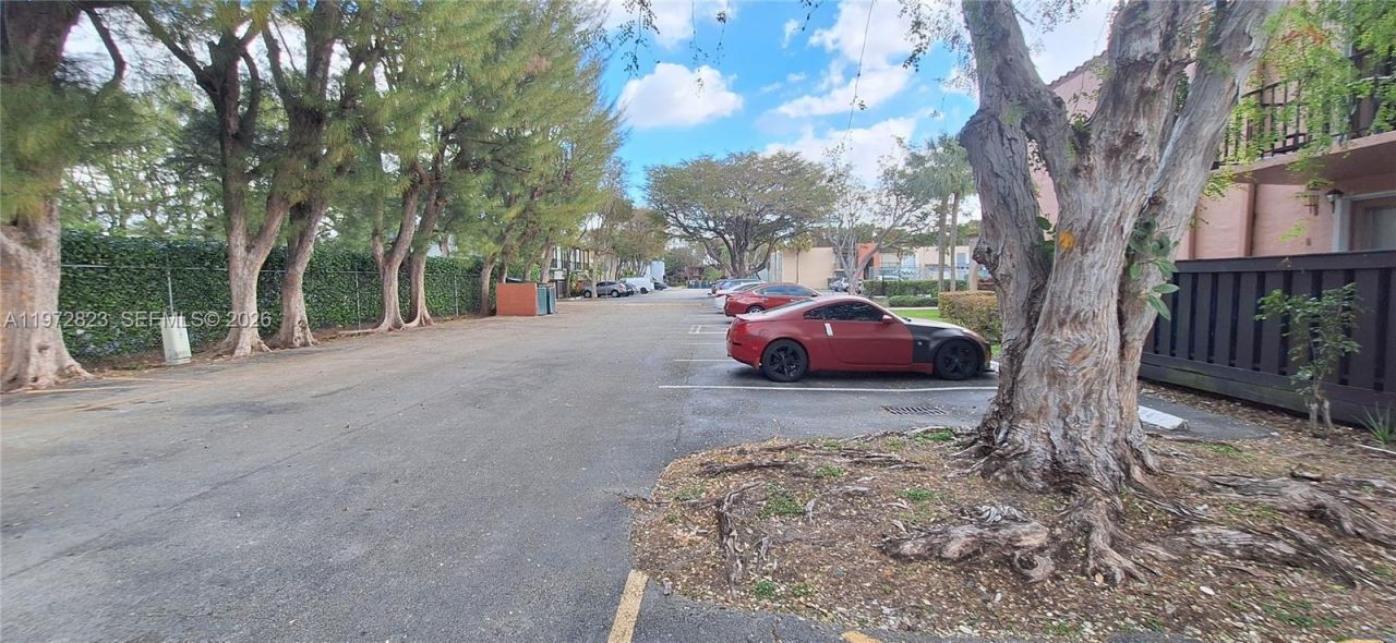 10832 N Kendall Dr , Unit U16, Kendall, FL 33176 Photo