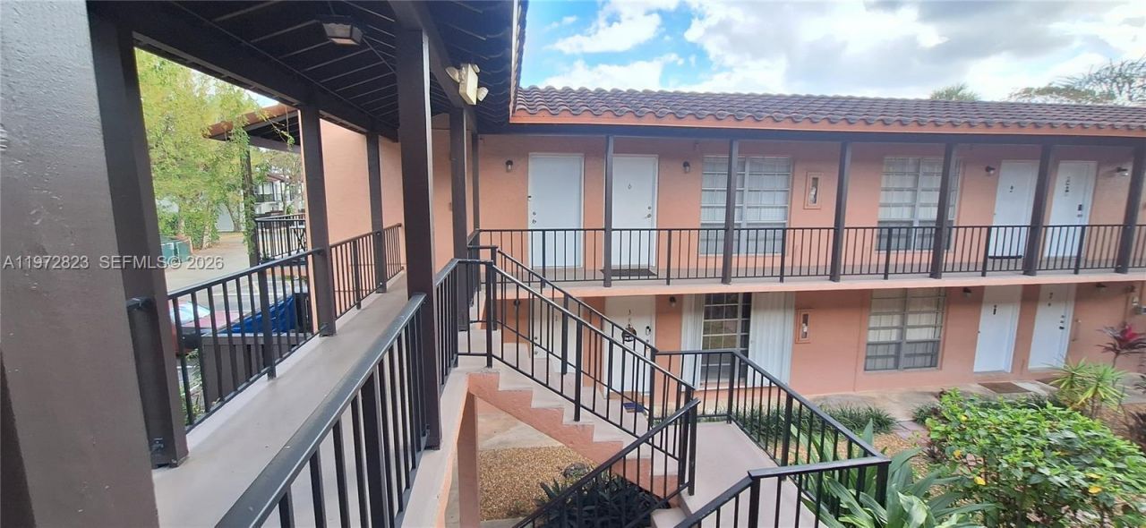 10832 N Kendall Dr , Unit U16, Kendall, FL 33176 Photo