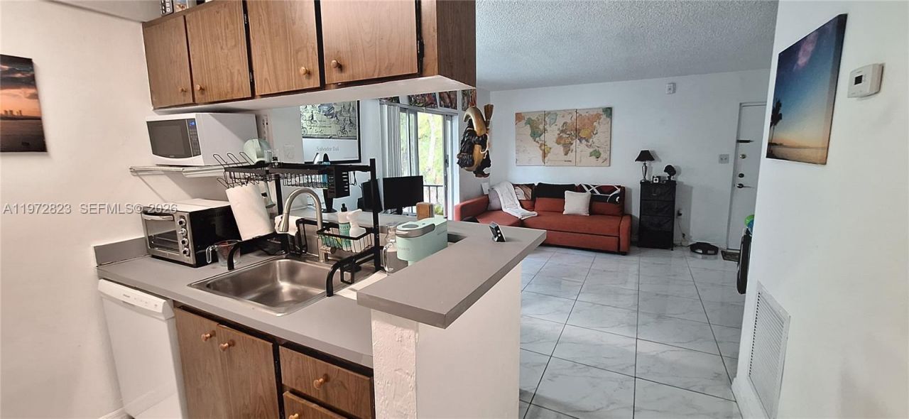 10832 N Kendall Dr , Unit U16, Kendall, FL 33176 Photo