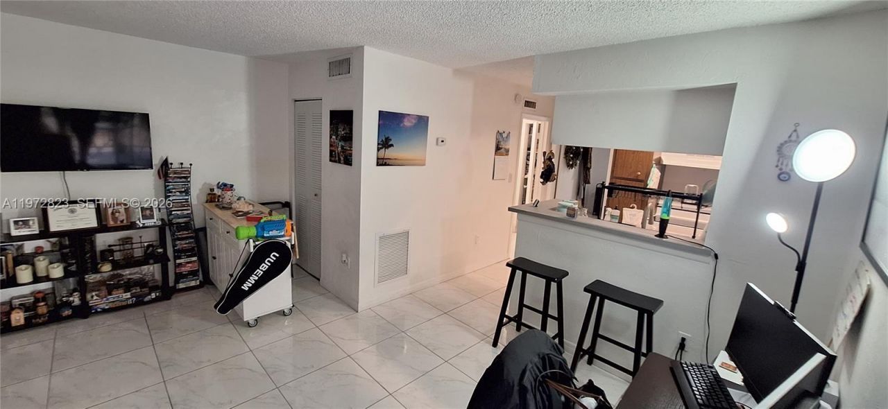 10832 N Kendall Dr , Unit U16, Kendall, FL 33176 Photo