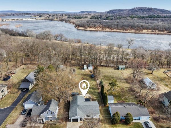 946 Water Street, Prairie Du Sac, WI 53578