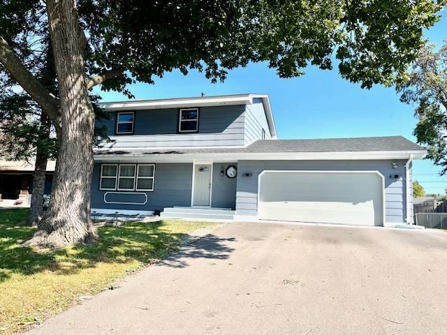 6012 Beard Avenue N, Brooklyn Center, MN 55429