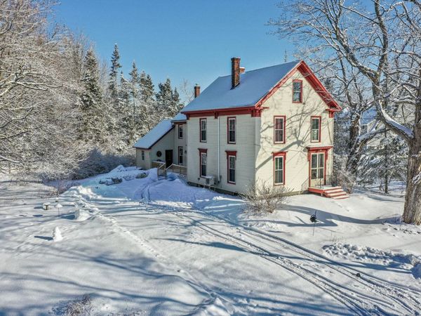 16 Union Street, Searsport, ME 04974