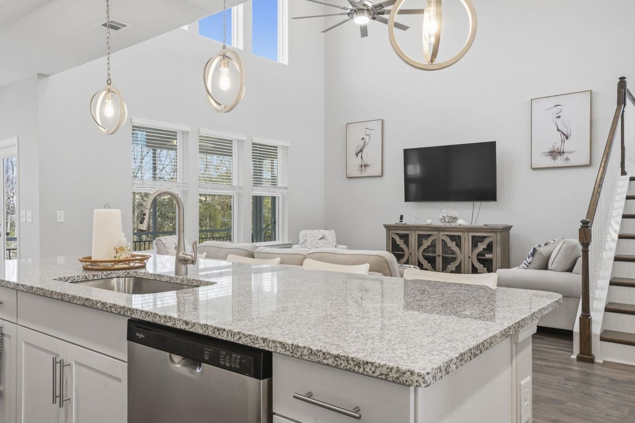 444 Mikita Dr. Photo 13