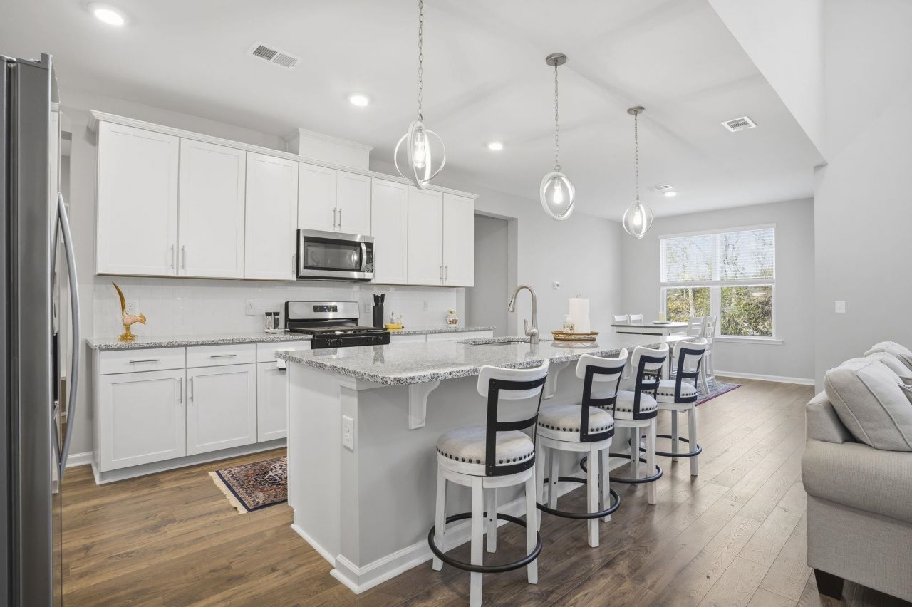 444 Mikita Dr. Photo 15