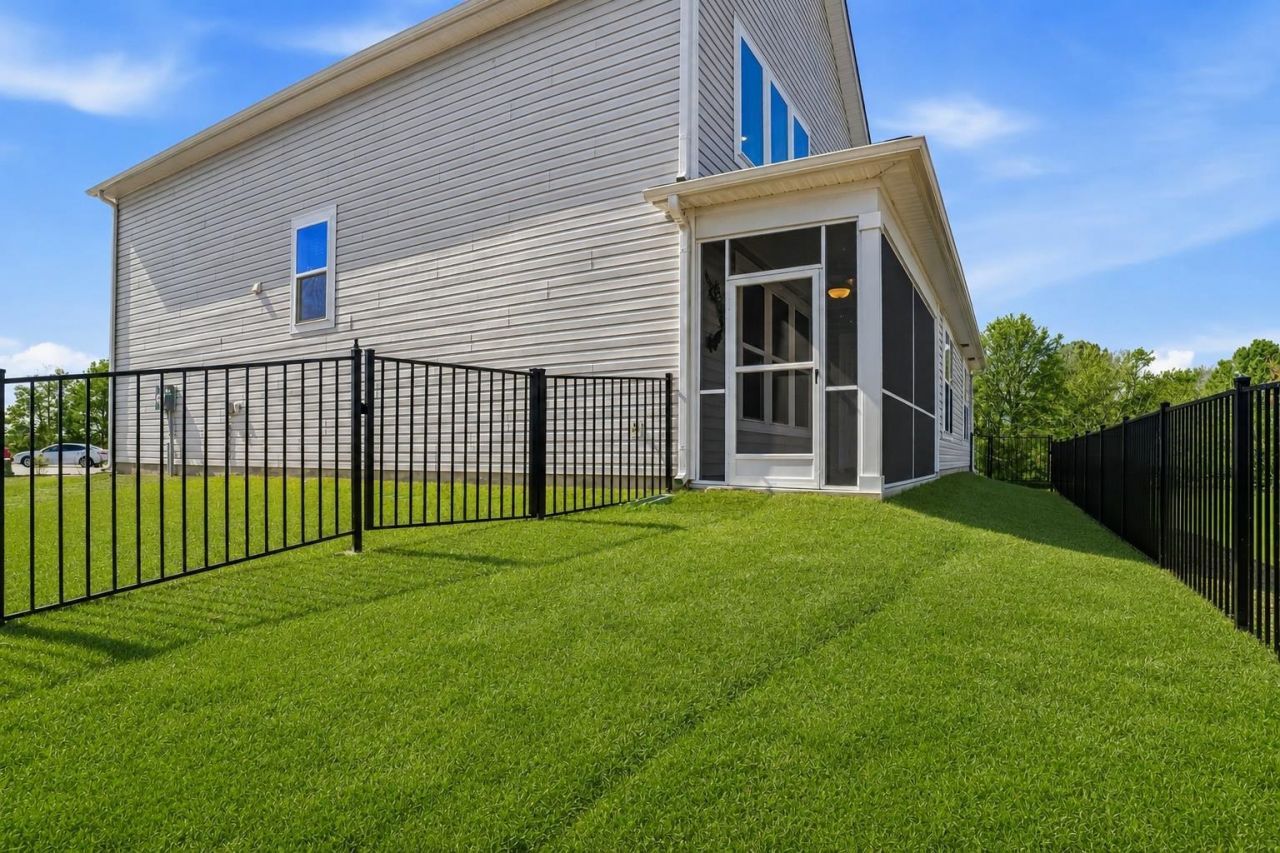 444 Mikita Dr. Photo 31