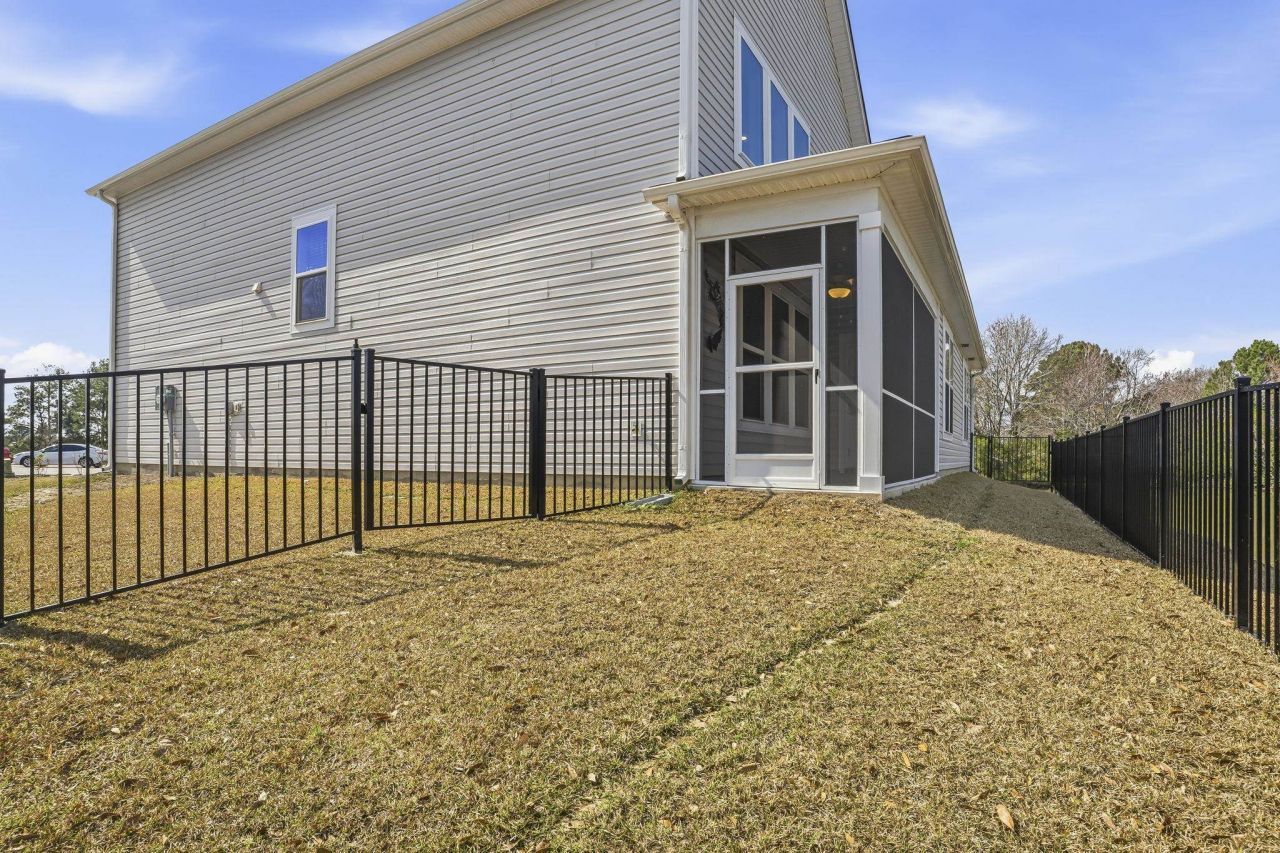 444 Mikita Dr. Photo 31