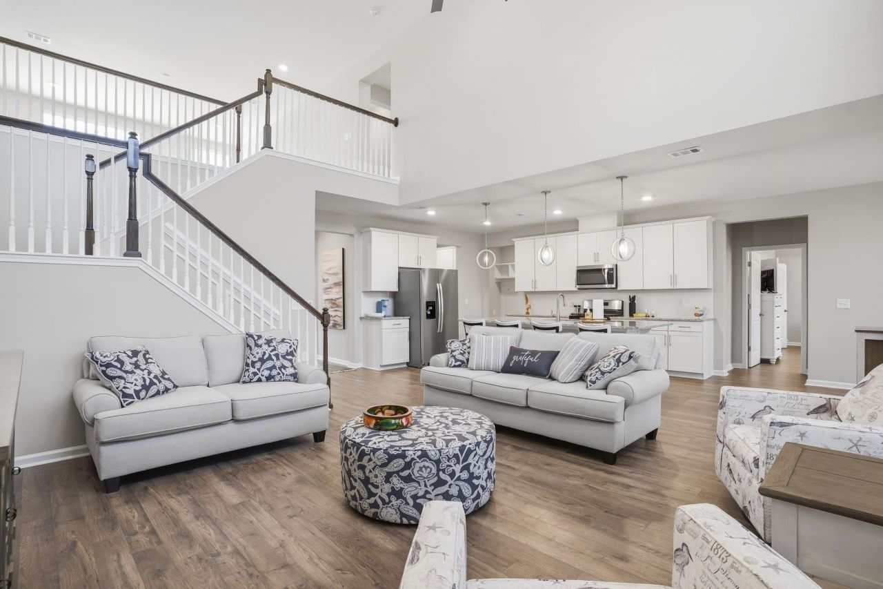 444 Mikita Dr. Photo 6