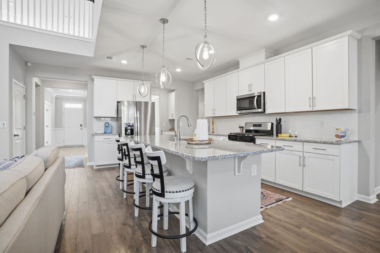 444 Mikita Dr. Photo 8