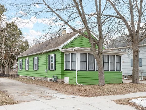 1230 Bay Shore DRIVE, Oshkosh, WI 54901