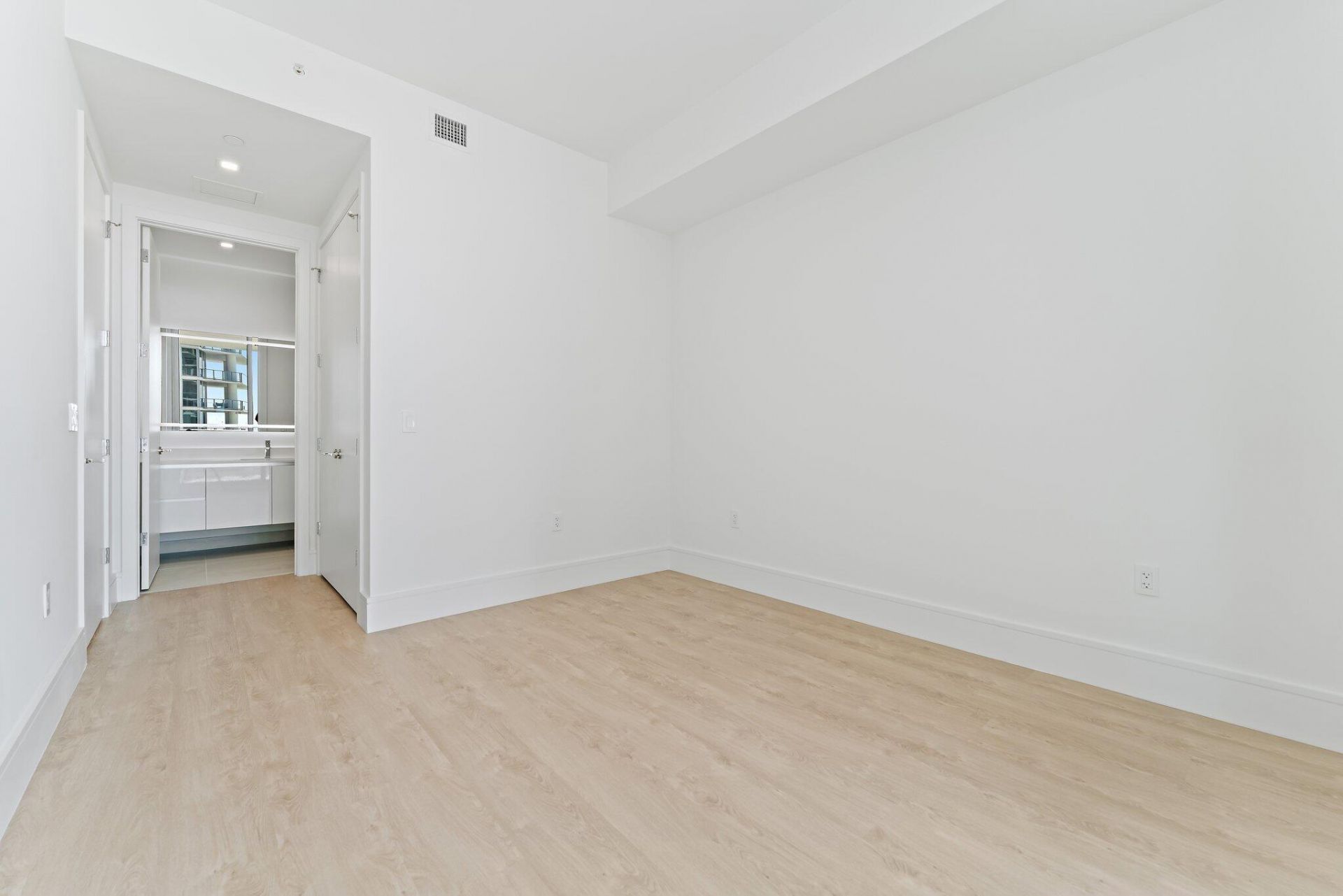 220 Lake Shore Drive, Unit 1219, Lake Park, FL 33403 Photo