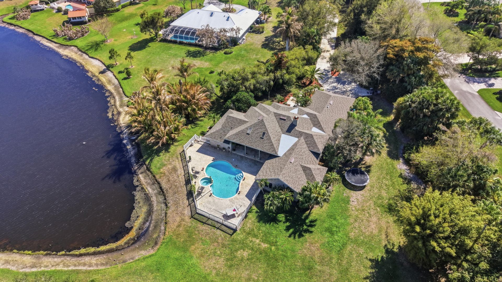 2400 NW Lakeridge Drive, Palm City, FL 34990 Photo