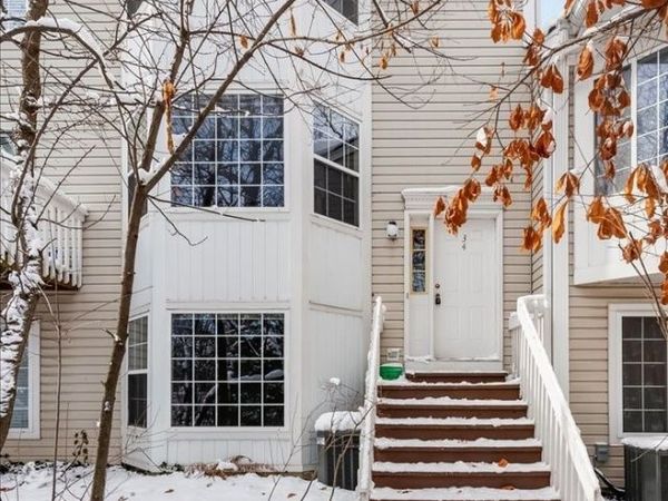 34 S MacGillis Drive , Unit 34, Round Lake, IL 60073