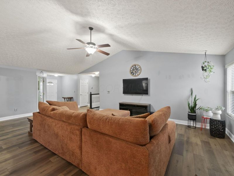 7800 Narrow Leaf Court, Blacklick, OH 43004 Photo 10