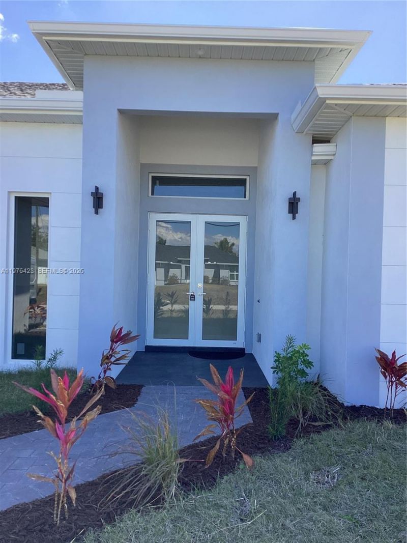 1120 NE 32nd Ln, Cape Coral, FL 33990 Photo